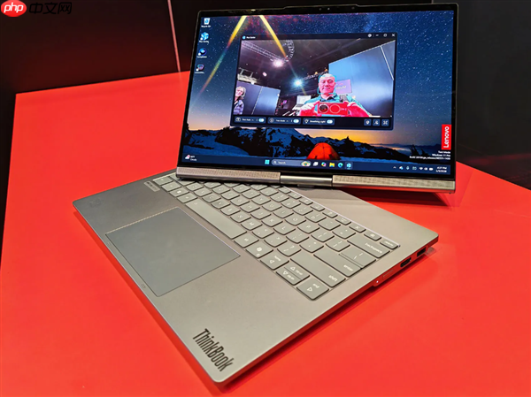 联想发布自动扭转笔记本电脑：屏幕会自动转向