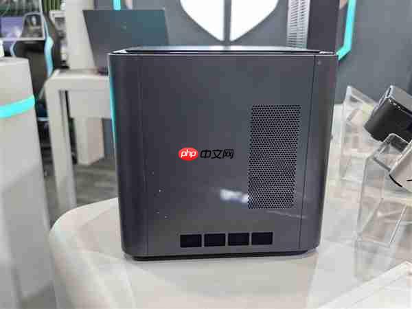雷神MIX STATION迷你主机亮相：搭载AMD AI Max+ 395处理器
