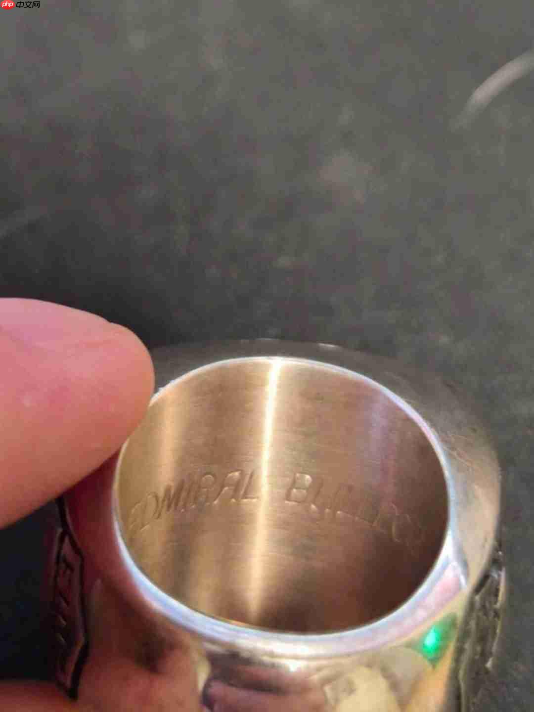 Dota2 ti3冠军戒指被挂拍卖平台 7万美元起拍无人问津