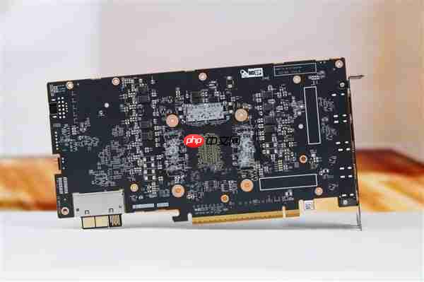 独特背插供电！蓝宝石NITRO+氮动RX 9070 XT显卡图赏