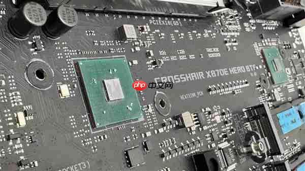 AMD 600/800芯片组竟然插在Intel 主板上！带来更多M.2 、SATA、USB