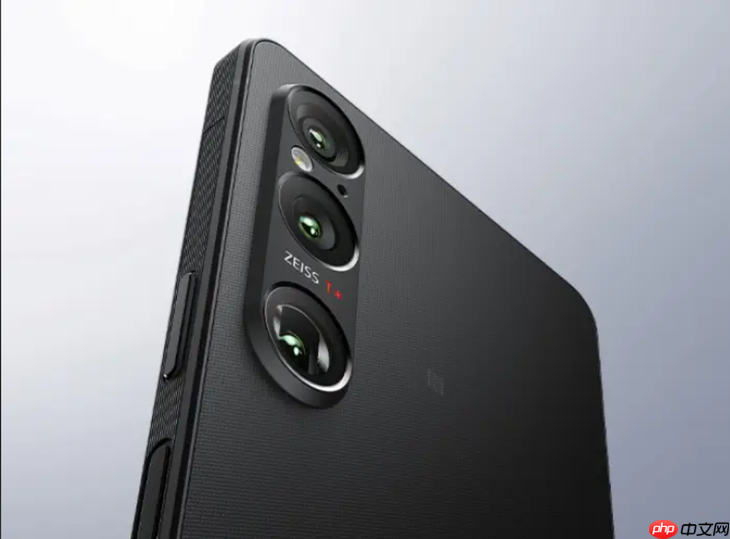 小米17 Ultra杀疯了！徕卡可乐标+3X至7X连续光变