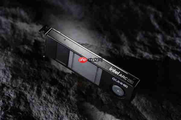 全金属外壳 帅爆！蓝戟发布单风扇迷你版Intel锐炫Pro B50专业显卡