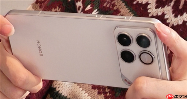 散热风扇+骁龙8E5 荣耀WIN系列电竞手机官宣