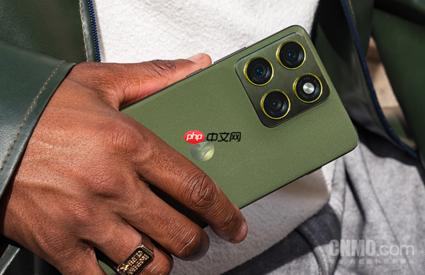 摩托罗拉X70 Ultra配置曝光：搭载骁龙8 Gen5移动平台