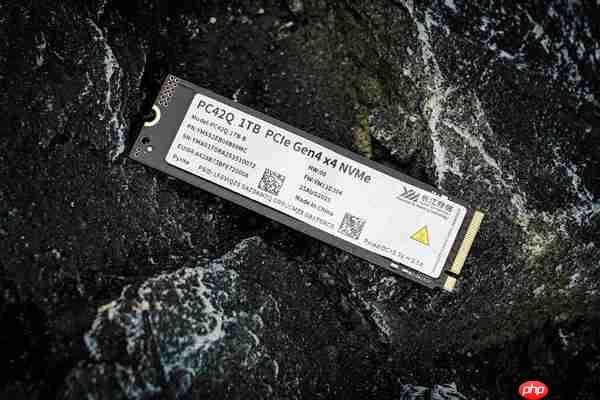 长江存储PC42Q实测：商用消费级固态硬盘新标杆
