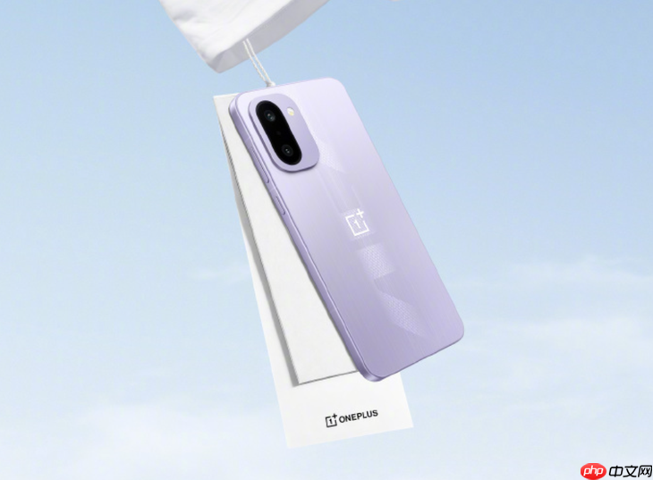 8300mAh+100W闪充 一加Ace 6T性能旗舰也有超大电池