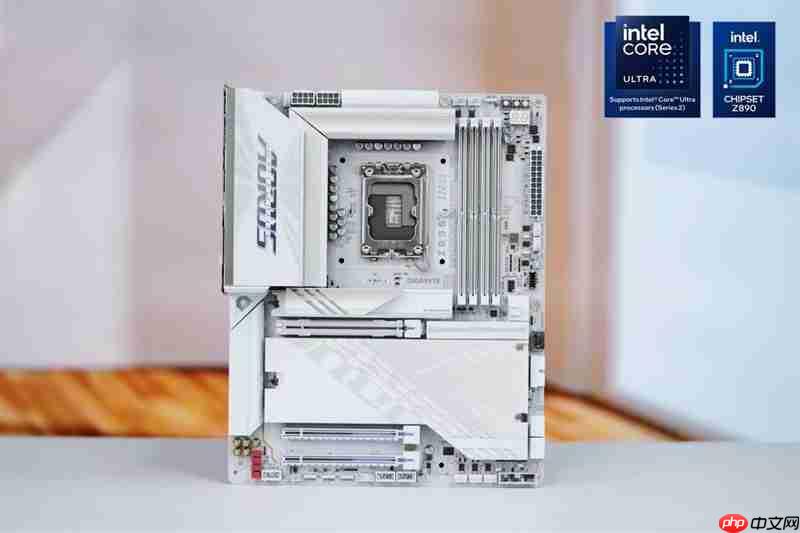 Intel也能战未来！技嘉电竞冰雕Z890 AORUS PRO ICE评测：Ultra 9 285K对比首发测试游戏性能提升6%