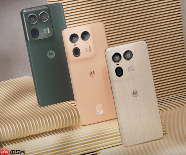 联想moto X70 Ultra手机现身 搭载高通骁龙8 Gen 5平台
