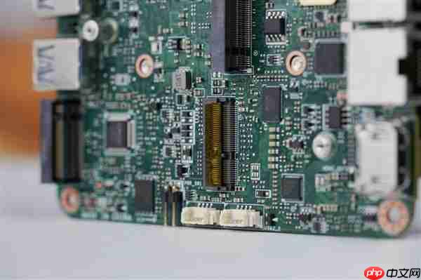 Ultra 7小钢炮!微星Cubi NUC AI迷你电脑图赏