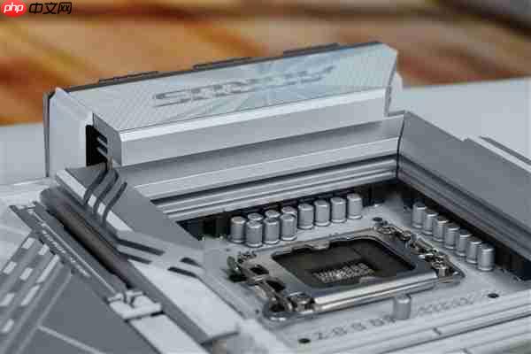 雪景房主机必看！技嘉电竞冰雕Z890 AORUS PRO ICE主板图赏