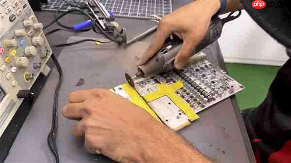 杂交显卡新玩法：GTX 1080 Ti修好了RTX 5070 Ti