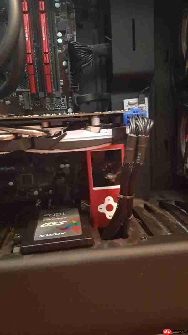 玩家公认的最强显卡支架：居然是一部经典诺基亚手机！