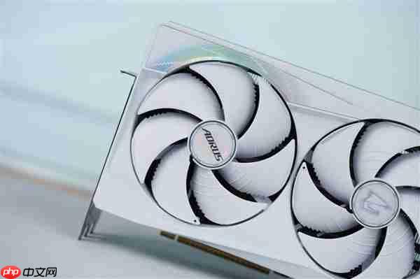 精美纯白设计！技嘉AUROS RTX 5080 MASTER ICE显卡图赏