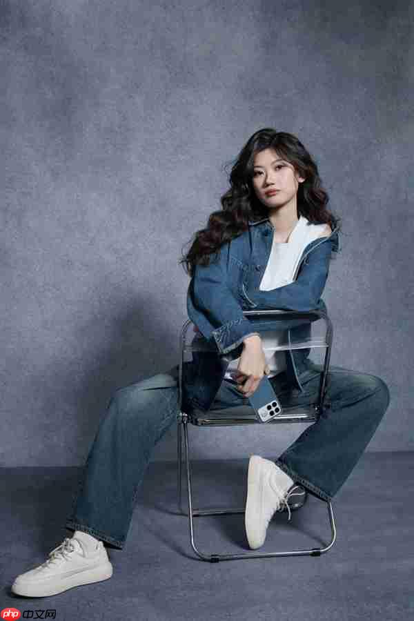 产品经理亲自当模特 REDMI K90 Pro Max丹宁色实拍 网友：又美又飒