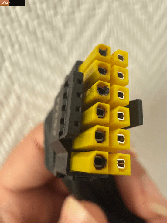 16针供电接口真没法要了！48小时烧了四块RTX 5090