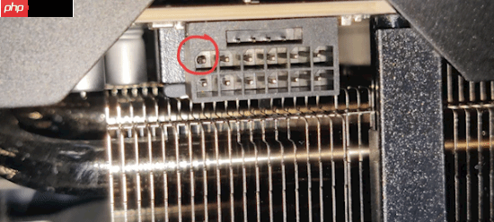 16针供电接口真没法要了！48小时烧了四块RTX 5090