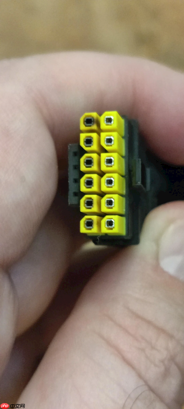 12V-2x6 16针供电接口真没法要了！48小时烧了四块RTX 5090