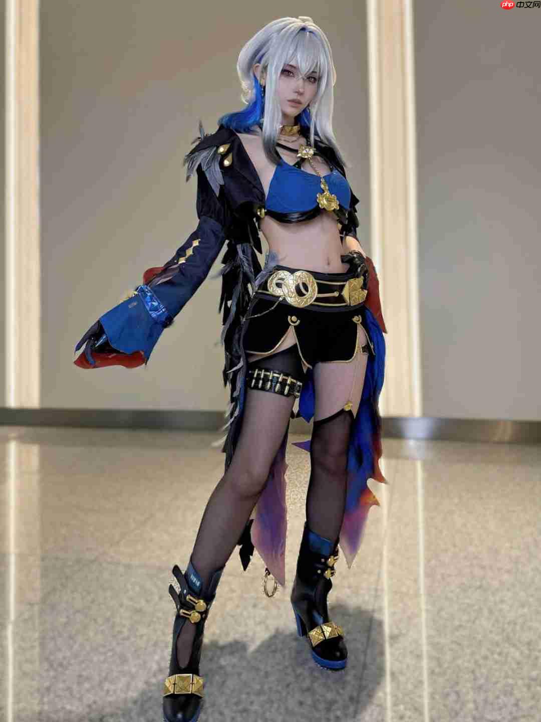 绝美后背！ 日本妹子cos《寂静岭f》深水雏子