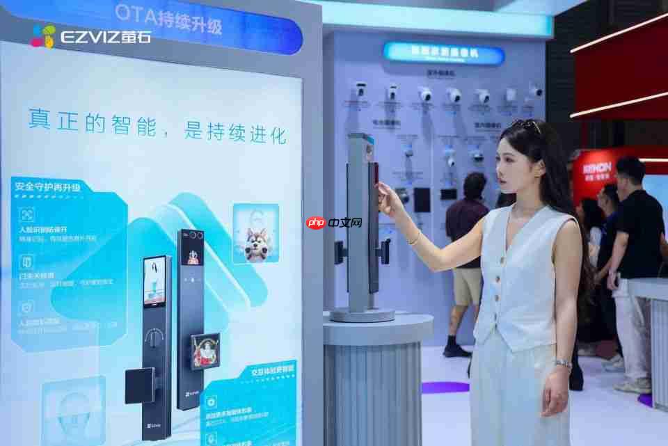 告别伪AI：萤石的「全域自研」，正在定义智能锁的下一站