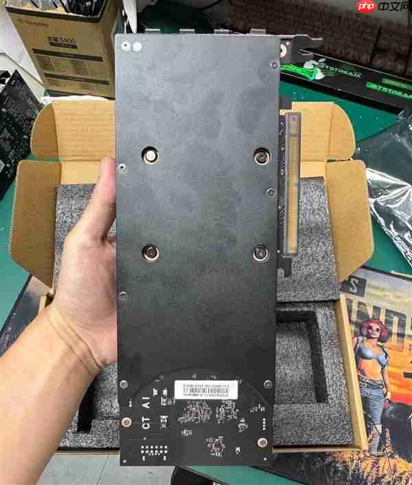 32GB大显存RTX 4080 SUPER现身：要价9200元