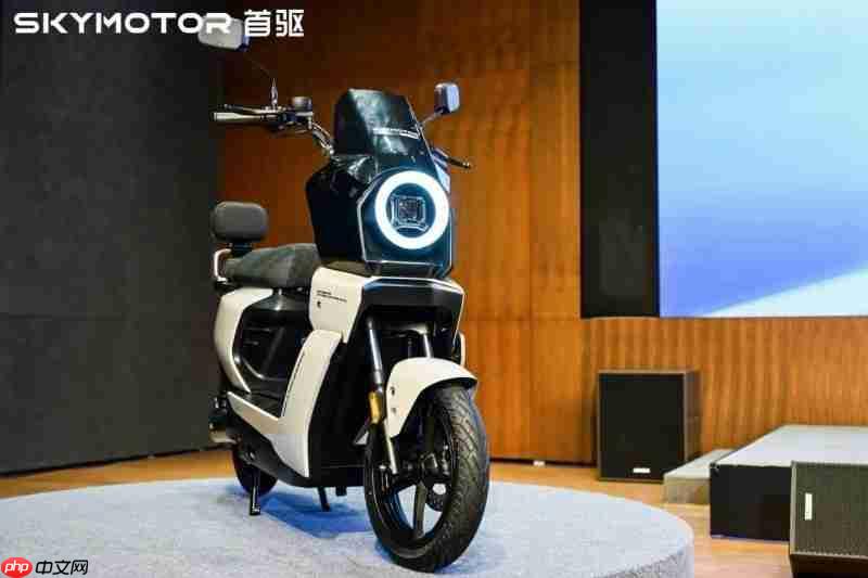 首驱发布“智能出行机器人”，三大行业技术重塑两轮赛道