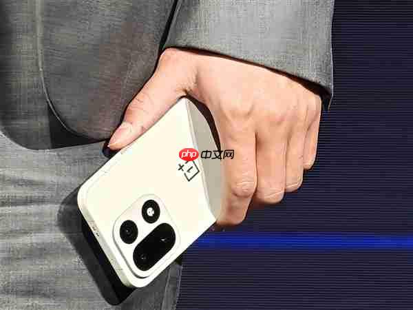 一加15率先进入165超高帧时代 李杰：友商完全落后了