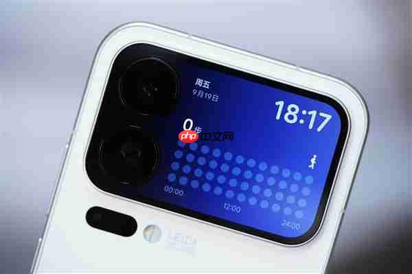 多一块屏对标iPhone 17 Pro Max！小米17 Pro Max图赏