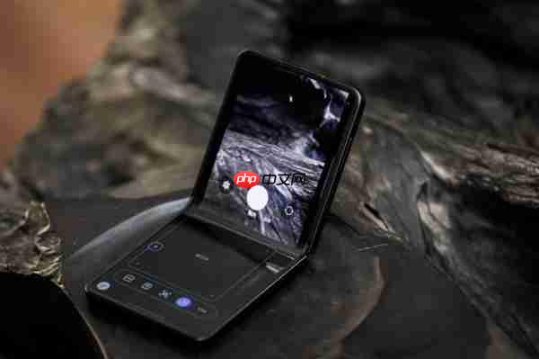 科技融合艺术：三星Galaxy Z系列以创新AI影像探索城市之美