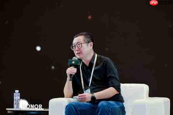 曝荣耀Magic8系列将搭载成长型AI智能体 旗舰混战杀手锏