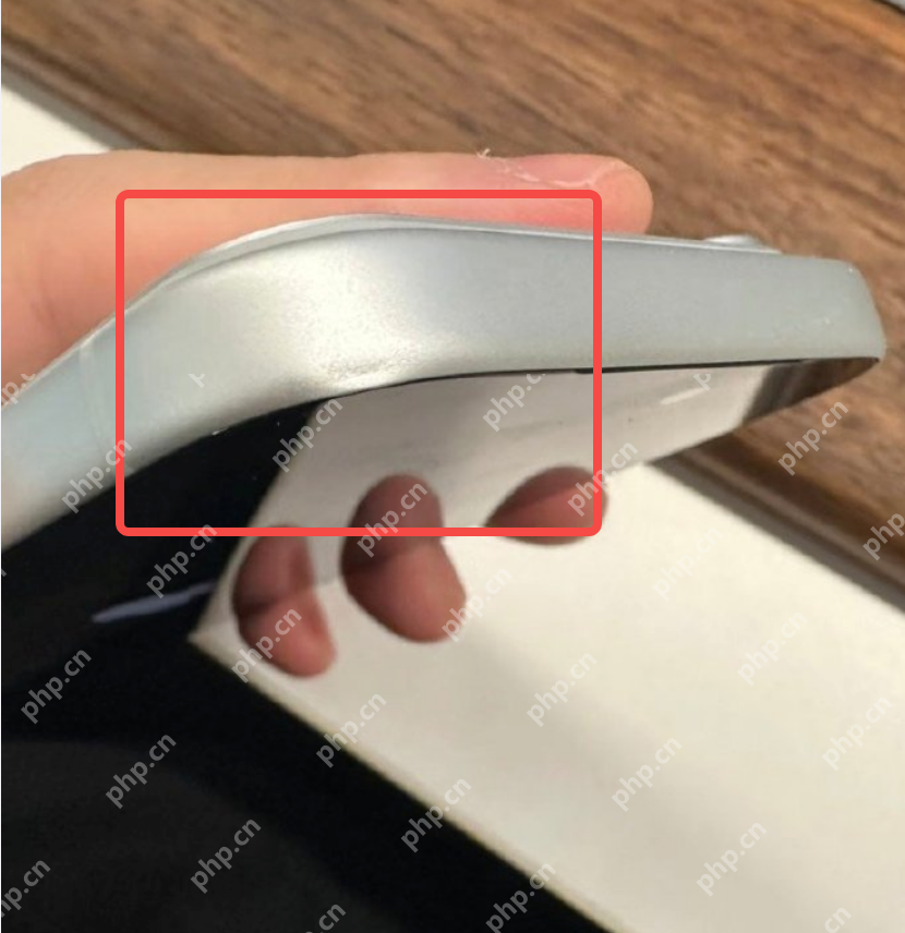 第一批iPhone17瑕疵  苹果客服：14天之内退换，会做好售后服务 - php中文网
