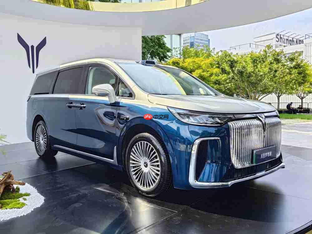 太嚣张！岚图直呼“找不到对手”，新款梦想家真能掀桌子吗？