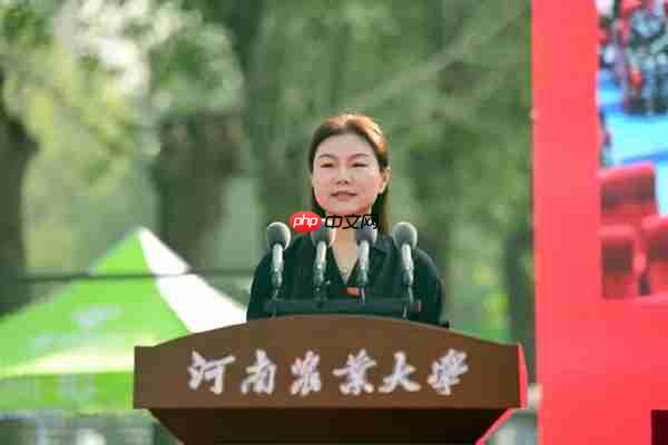 99级校友、小米副总裁张剑慧回母校：出席河南农业大学2025级新生开学典礼