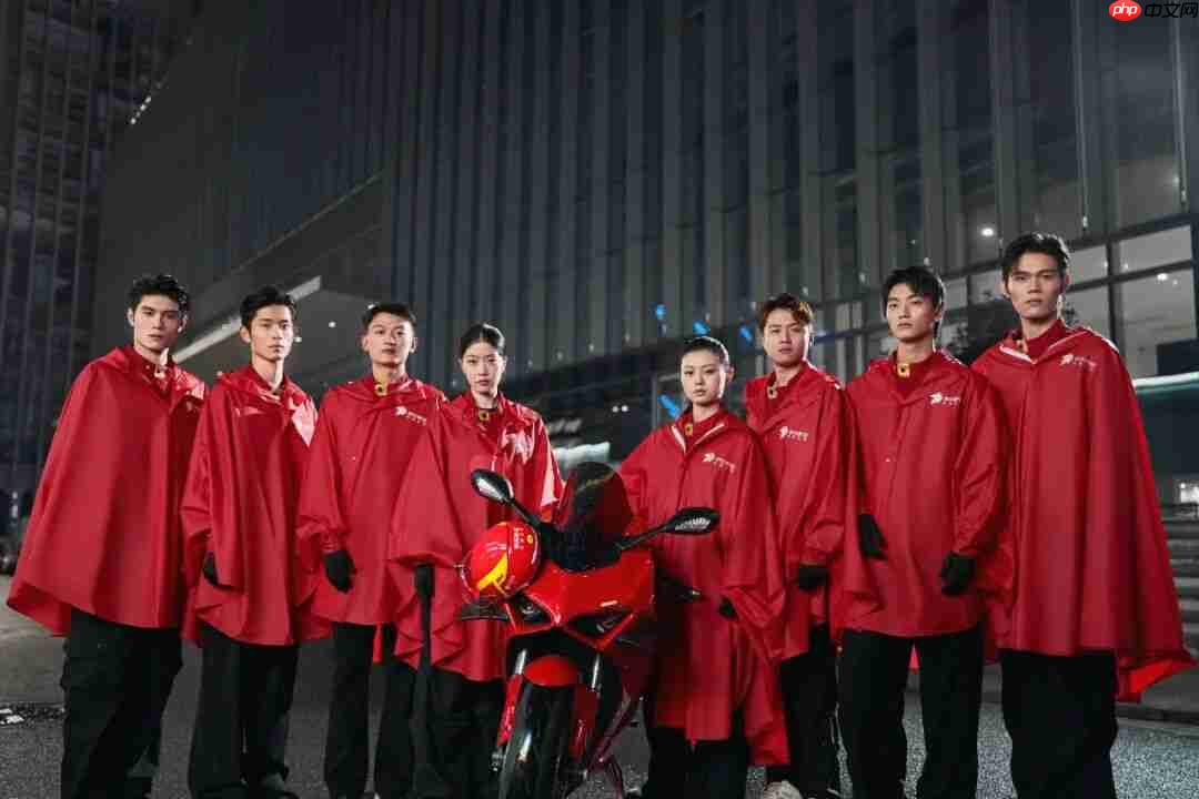 京东外卖：为全职骑手免费配置红斗篷雨衣