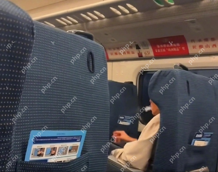 男子高铁座位上旁若无人抽烟是怎么回事？详情介绍 - php中文网