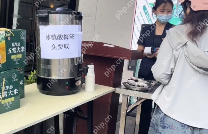 饭店老板为环卫工提供免费早餐，坚持365天 - php中文网