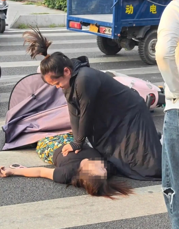 湖南跪地救人女子辟谣自己是孕妇是怎么回事？详情介绍 - php中文网