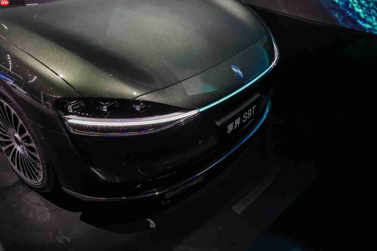 把电影院和K歌房装进车里?享界S9T亮相成都车展