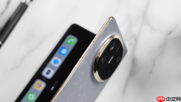 委内瑞拉总统盛赞华为Mate X6，卓越性能与大屏AI展现顶尖科技实力