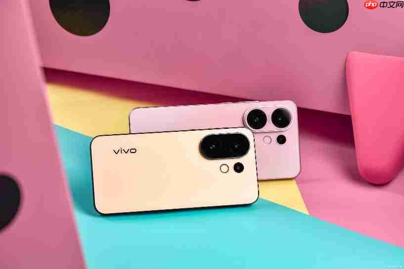 vivo S30 Pro mini：行业首发希区柯克变焦实况，一键解锁拍照新玩法！