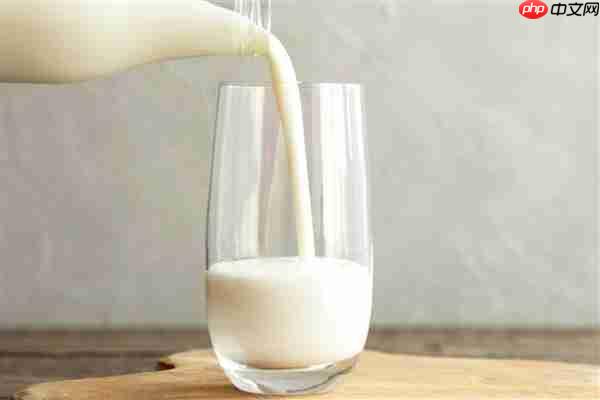 国人饮奶量在75年里狂飙100倍！农大教授回应国产奶超欧盟标准：放心喝