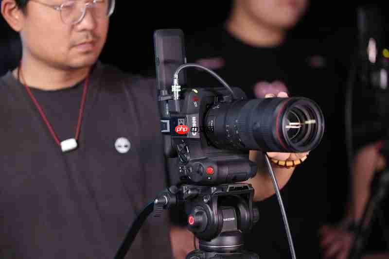 打造明星感直播，头部团播直播间深度部署佳直播解决方案