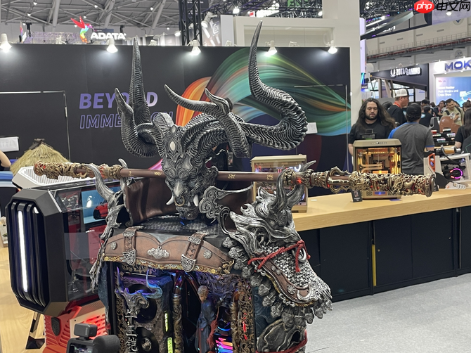 《黑神话》主题太帅了！PC科技展超酷炫MOD机箱欣赏