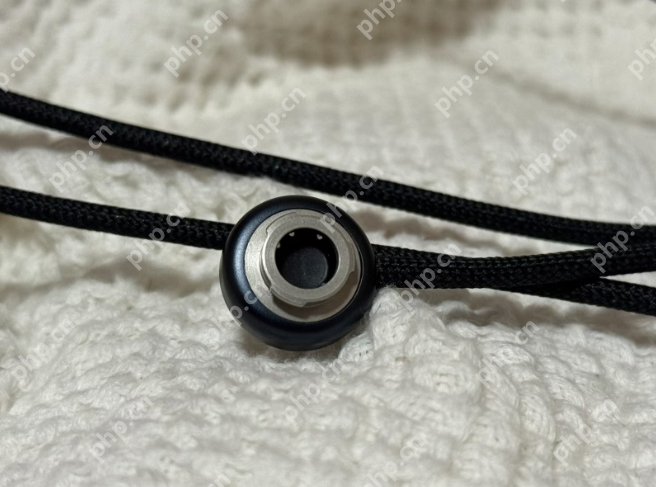 疑似Apple Vision Air电源线曝光！价格可能还是关键