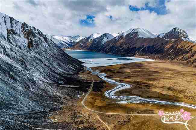 交旅融合新典范，雪域秘境绽华章