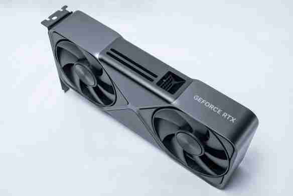 甜品级显卡新标杆：NVIDIA GeForce RTX 5070 FE评测