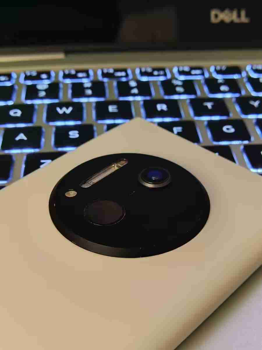 诺基亚Lumia 1020换“芯”记：iPhone SE 3“灵魂附体”，适配iOS带来新生