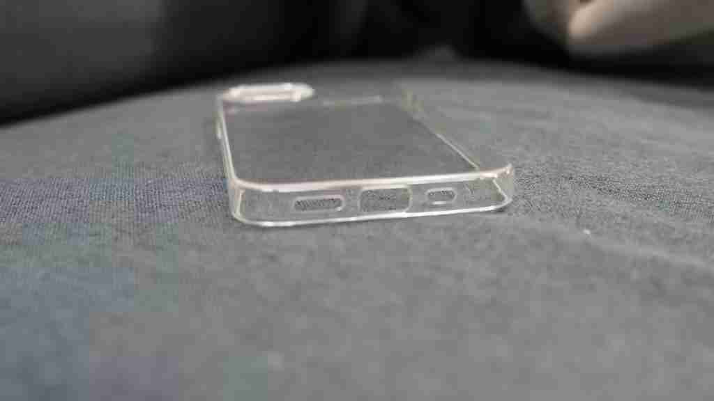 苹果iPhone SE 4手机壳曝光：单摄方案，尺寸差异恐不兼容iPhone 14手机壳