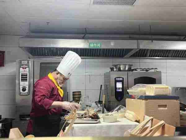 美团推出“浣熊食堂”外卖店，探索透明放心新模式