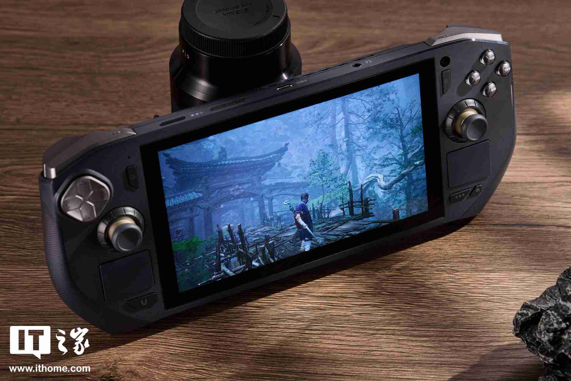 索泰预告 CES 2025 公布 ZONE 游戏掌机潜在迭代款信息